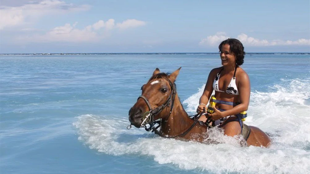 Horse Riding in Hurghada | Beach & Desert Horse Tour